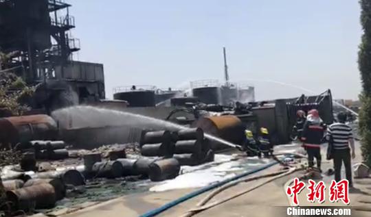 扬州江都一化工厂发生火灾 无人员伤亡