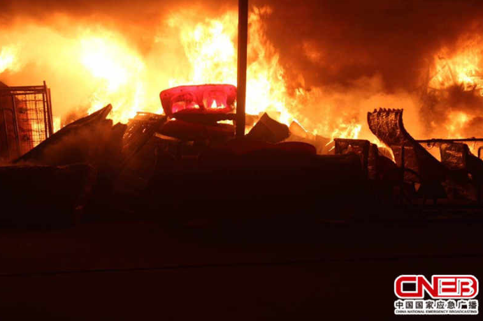 宁夏银川一企业发生火灾 无人员伤亡