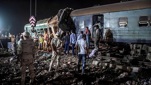 埃及火车相撞事故死亡人数升至49人 100多人受伤